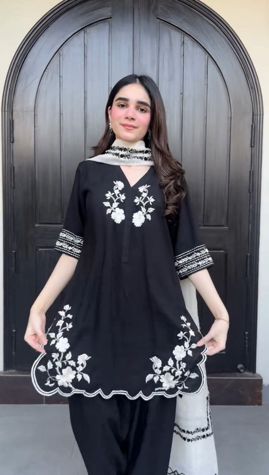 Trending Farsi Salwar Suit – 3 Piece Set with Elegant Embroidery Work